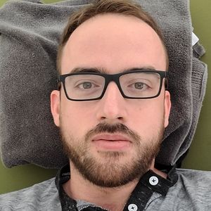 Meet your Posher, Dennis